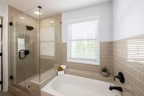 Bath - 5685 Dublinshire Dr, Dublin, OH 43017 photo 2 of 4