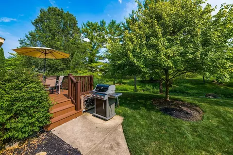Exterior - 5685 Dublinshire Dr, Dublin, OH 43017 photo 5 of 10