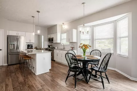 Kitchen - 5685 Dublinshire Dr, Dublin, OH 43017 photo 4 of 5