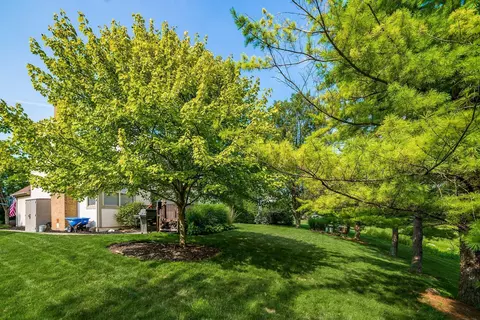 Exterior - 5685 Dublinshire Dr, Dublin, OH 43017 photo 6 of 10