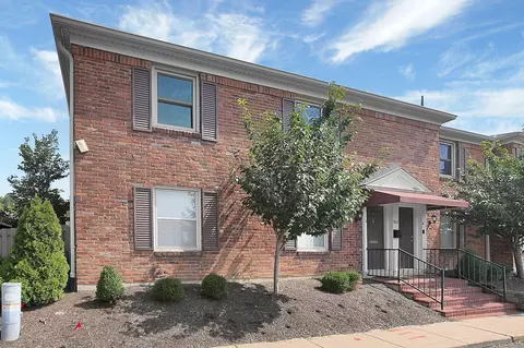 922 Chatham Ln #A, Columbus, OH 43221