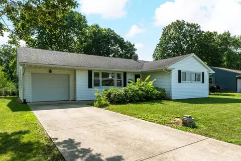 892 Lincoln Dr, Circleville, OH 43113 photo 2
