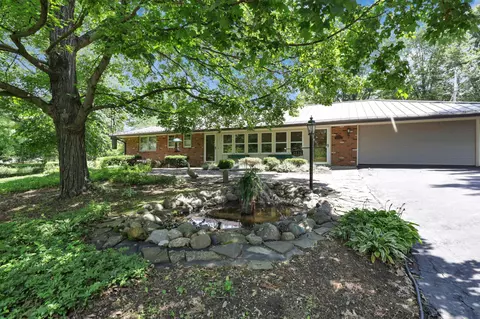 4816 Brook Rd NW, Lancaster, OH 43130