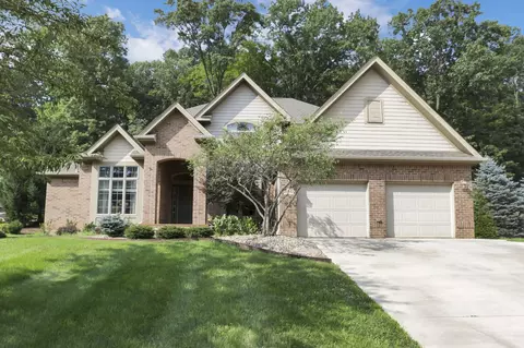 886 Howell Dr, Newark, OH 43055