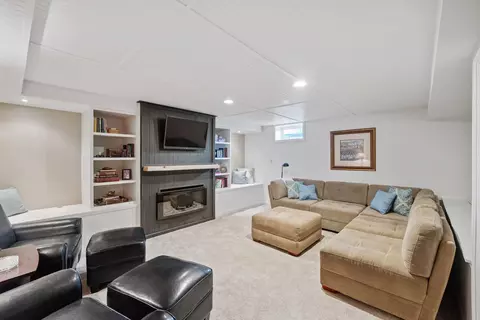 Living - 400 Stone Gate Dr, Kenton, OH 43326 photo 4 of 5