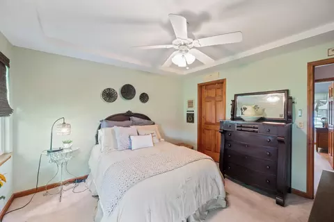 Bedroom - 400 Stone Gate Dr, Kenton, OH 43326 photo 8 of 10