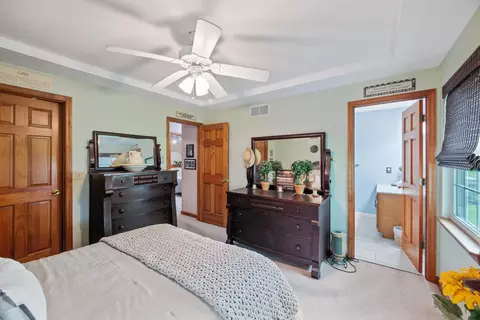 Bedroom - 400 Stone Gate Dr, Kenton, OH 43326 photo 3 of 10