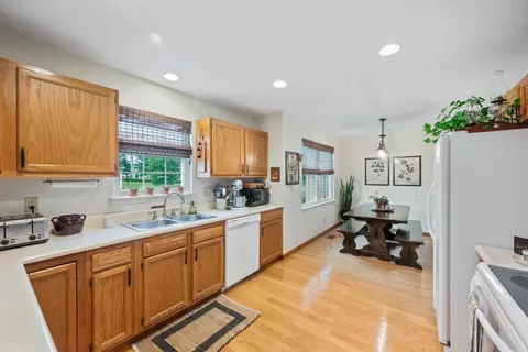 Kitchen - 400 Stone Gate Dr, Kenton, OH 43326 photo 3 of 4