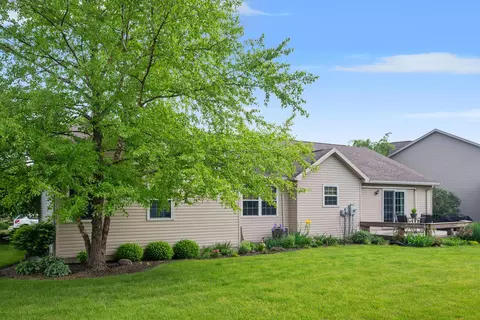 Exterior - 400 Stone Gate Dr, Kenton, OH 43326 photo 5 of 6