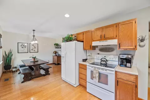 Kitchen - 400 Stone Gate Dr, Kenton, OH 43326 photo 4 of 4