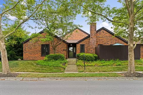 2111 Coach Rd N, Columbus, OH 43220