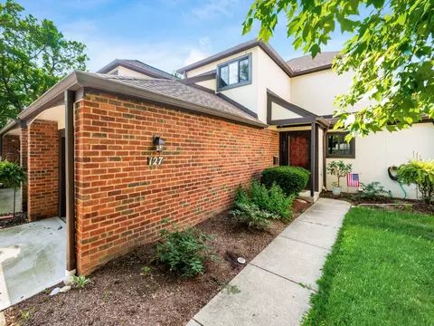 127 Saint Michelle #35B, Worthington, OH 43085