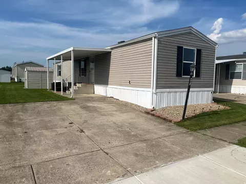 402 Doris Rd, Pataskala, OH 43062