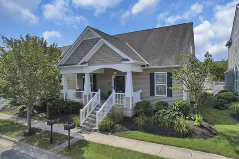 4498 Snowy Meadow Dr, Grove City, OH 43123