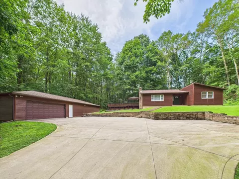 4975 Jacobs Ladder Rd SW, Lancaster, OH 43130