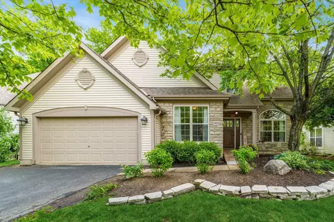 5494 Bullfinch Dr, Westerville, OH 43081