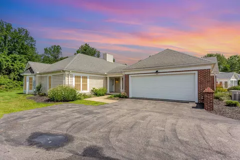 1411 Epworth Forest Dr, Lancaster, OH 43130