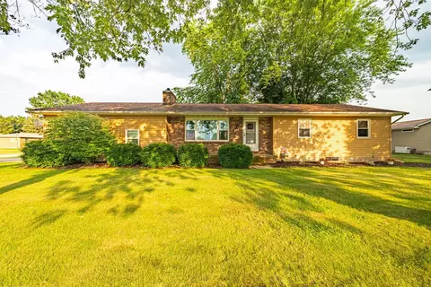 144 Columbus Rd, Fredericktown, OH 43019