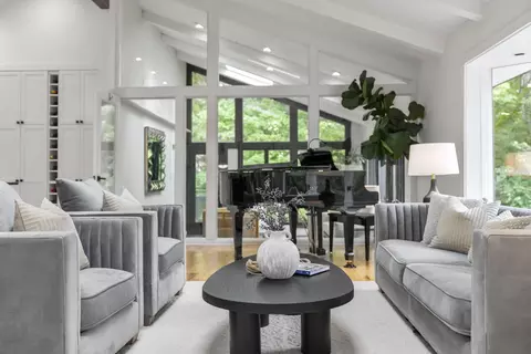 Living - 7356 Macbeth Dr, Dublin, OH 43016 photo 2 of 7