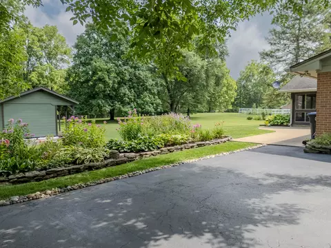 Exterior - 2205 E Centerville Station Rd, Centerville, OH 45459 photo 7 of 15