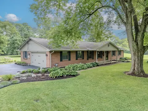 2205 E Centerville Station Rd, Centerville, OH 45459