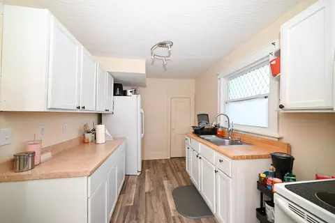 Kitchen - 785 Nelson St, Marion, OH 43302 photo 1 of 2