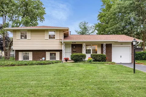 6146 Oakfield Dr E, Columbus, OH 43229