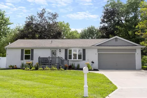 5 Middleview Dr, Sunbury, OH 43074