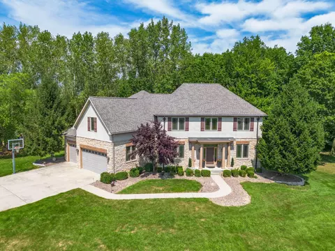 2540 Silverleaf Dr, Powell, OH 43065