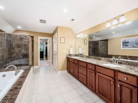 Bath - 2540 Silverleaf Dr, Powell, OH 43065 photo 3 of 9