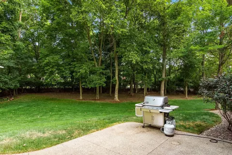 Exterior - 2540 Silverleaf Dr, Powell, OH 43065 photo 8 of 9