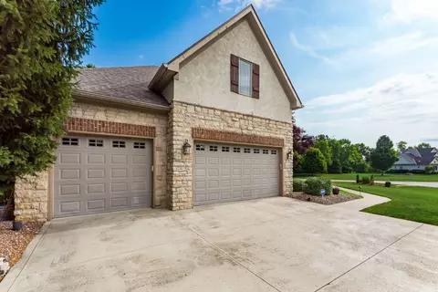 Exterior - 2540 Silverleaf Dr, Powell, OH 43065 photo 9 of 9
