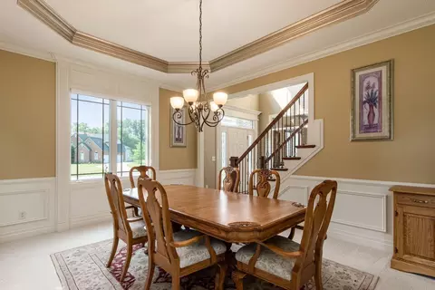 Dining - 2540 Silverleaf Dr, Powell, OH 43065 photo 2 of 4