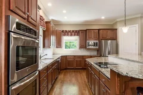 Kitchen - 2540 Silverleaf Dr, Powell, OH 43065 photo 2 of 5
