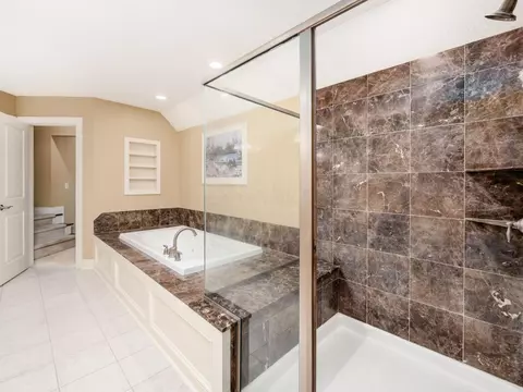 Bath - 2540 Silverleaf Dr, Powell, OH 43065 photo 7 of 9