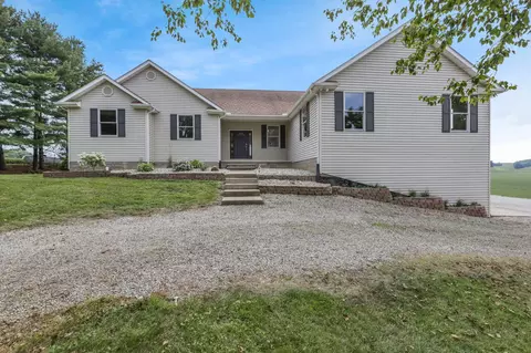 6825 Clearport Rd SW, Lancaster, OH 43130