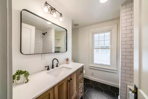 219 E Como Ave, Columbus, OH 43202 photo 21
