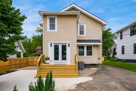 219 E Como Ave, Columbus, OH 43202 photo 33