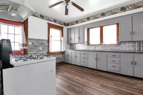 Kitchen - 11 Hoffer Ave, Mansfield, OH 44902 photo 2 of 2