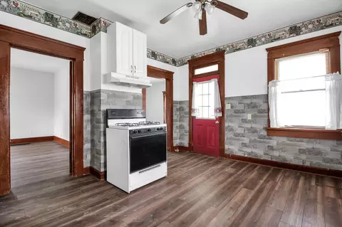 Entry Way - 11 Hoffer Ave, Mansfield, OH 44902 photo 3 of 4