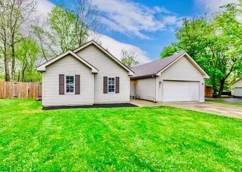557 Lakengren Dr, Eaton, OH 45320