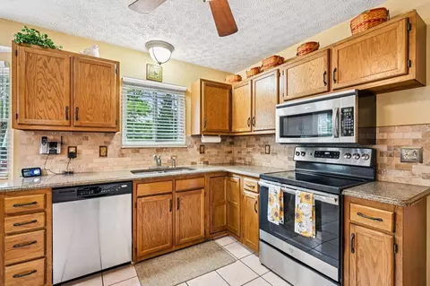 Kitchen - 3773 Mcgrath Dr, Dublin, OH 43016 photo 1 of 3