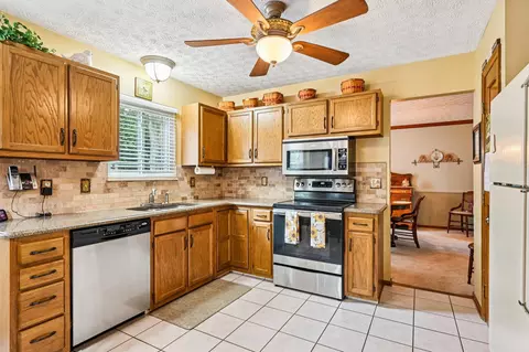 Kitchen - 3773 Mcgrath Dr, Dublin, OH 43016 photo 3 of 3