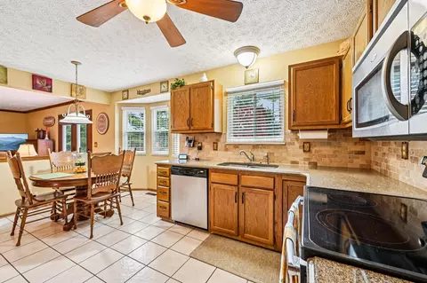 Kitchen - 3773 Mcgrath Dr, Dublin, OH 43016 photo 2 of 3