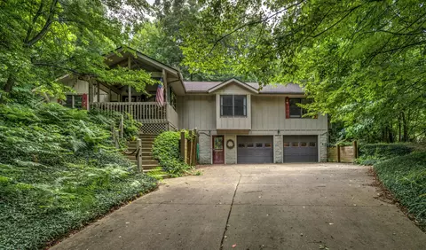 429 Grand Ridge Dr, Howard, OH 43028