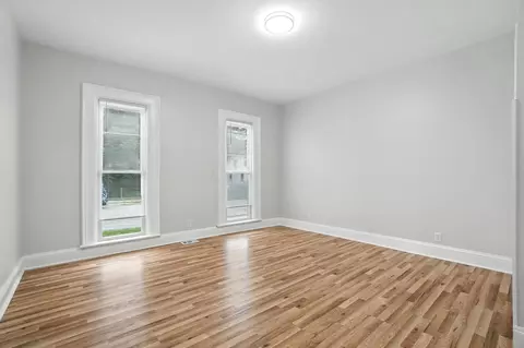Living - 614 Mason St, Springfield, OH 45503 photo 4 of 6