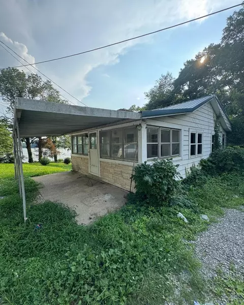 36 High St, Thornville, OH 43076
