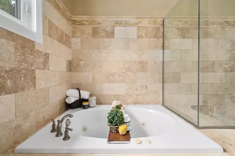 Bath - 6567 Greensway Loop, Dublin, OH 43016 photo 8 of 10