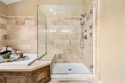 Bath - 6567 Greensway Loop, Dublin, OH 43016 photo 7 of 10