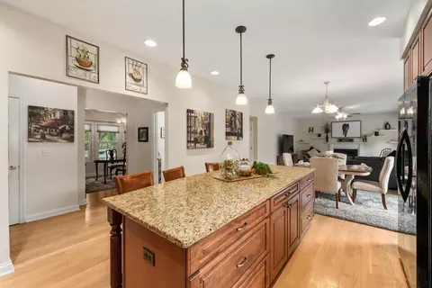 Kitchen - 6567 Greensway Loop, Dublin, OH 43016 photo 9 of 10